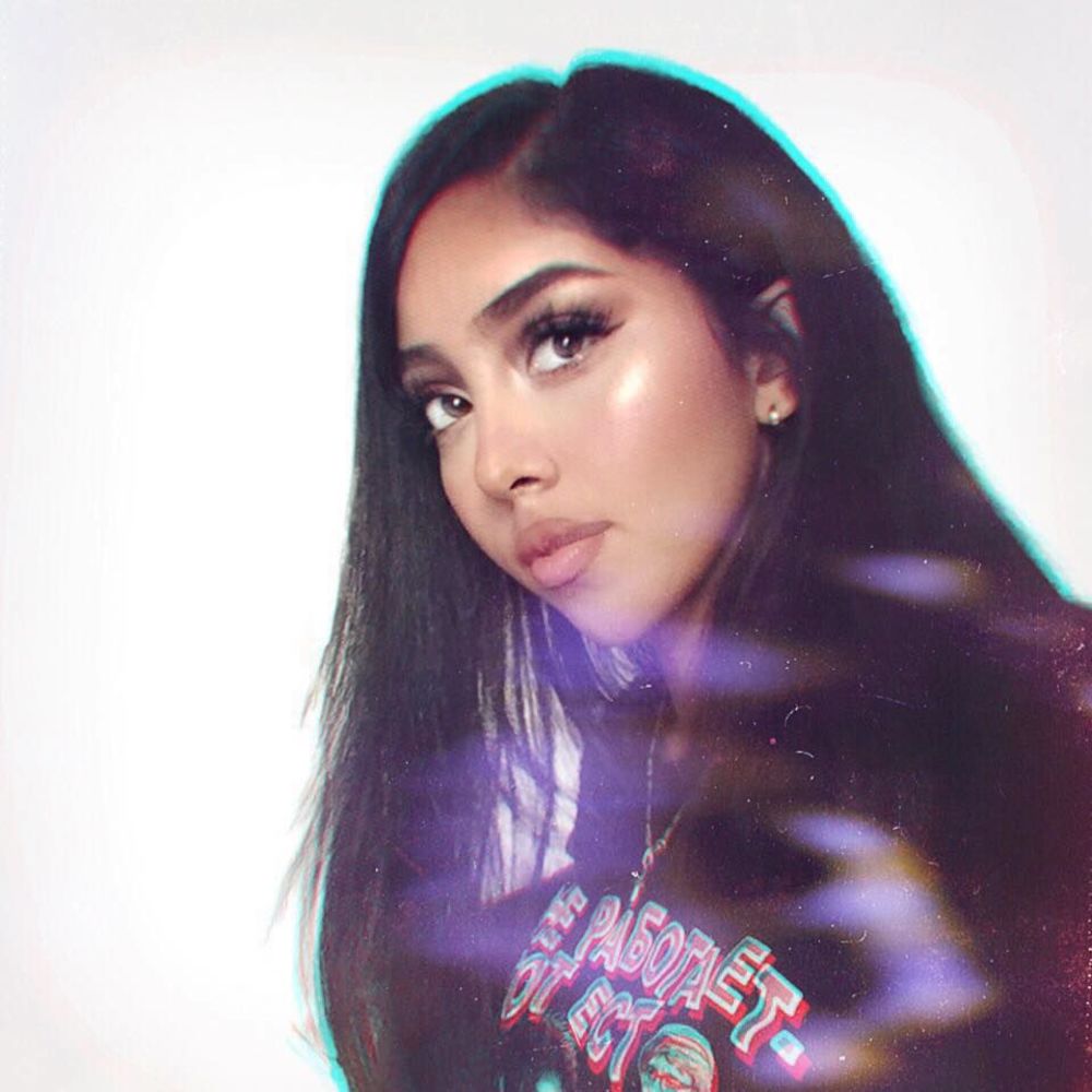 Meet your Posher, Aly